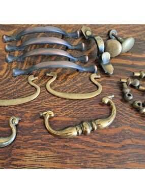 Assorted reclaimed hardware metal brass knobs pulls recycle upcycle crafts 18pce